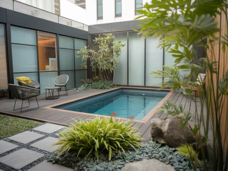 10 idées de design modernes pour intégrer une piscine dans un petit jardin