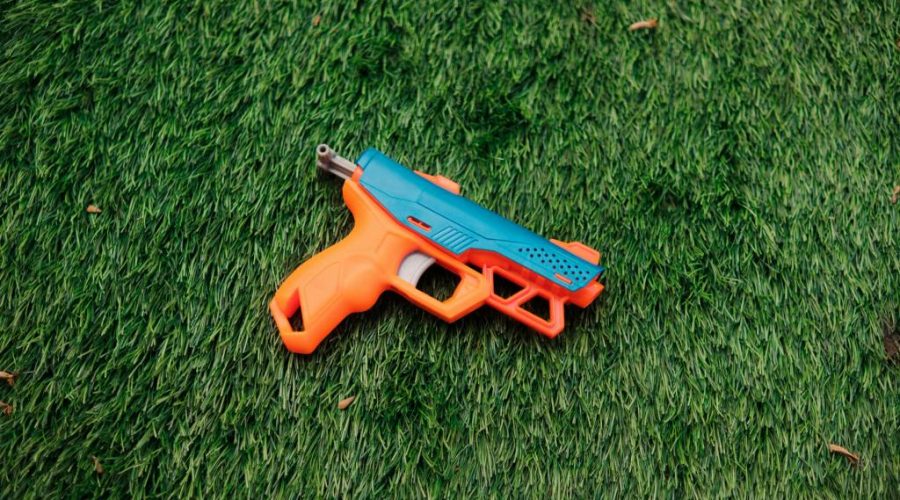 Gazon synthétique et jeux pour enfants : sécurité et praticité